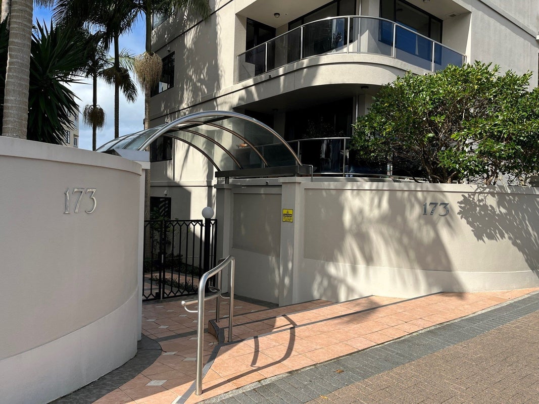 2D/173 Hurstmere Road, Takapuna, Auckland - Carousel 1
