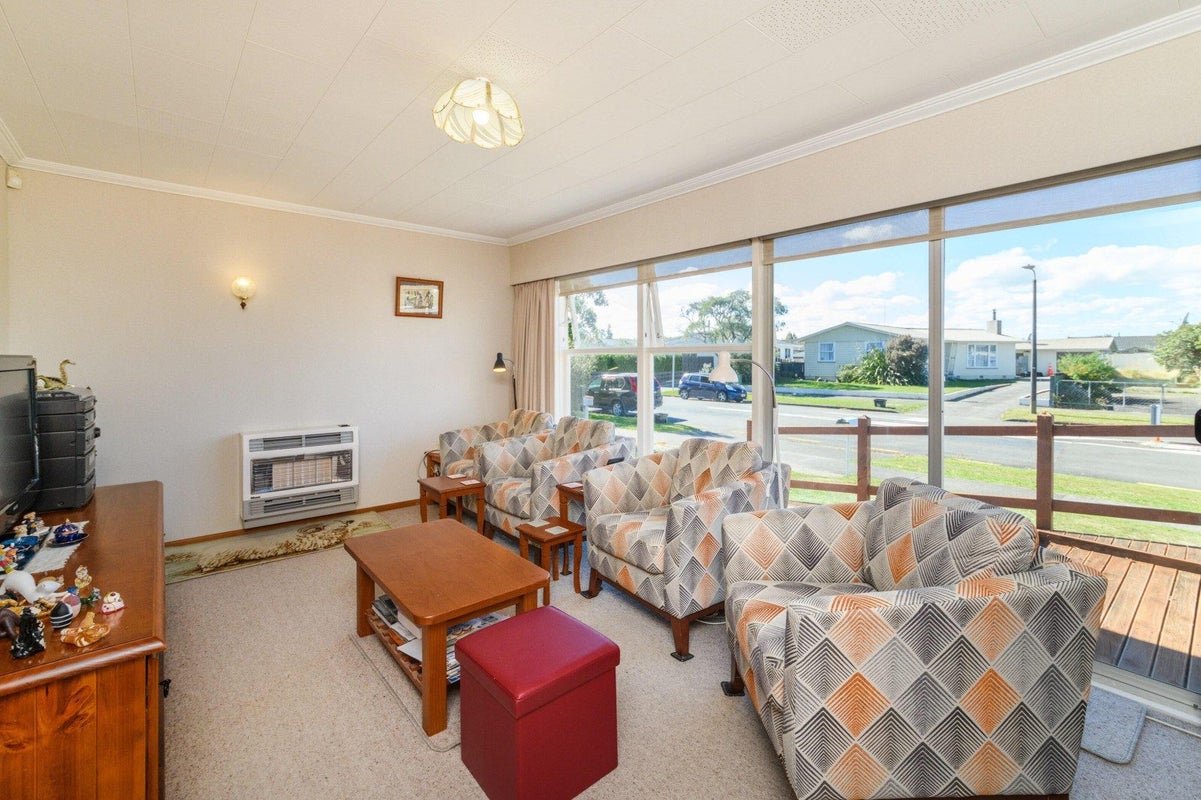 1 Rennie Avenue, Milson, Palmerston North - Carousel 2