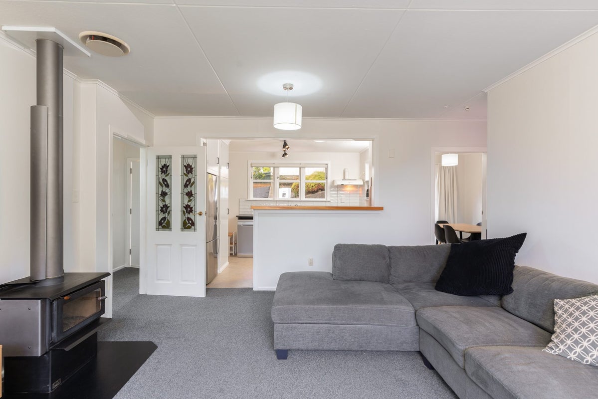 39 Prospect Terrace, Johnsonville, Wellington - Carousel 2