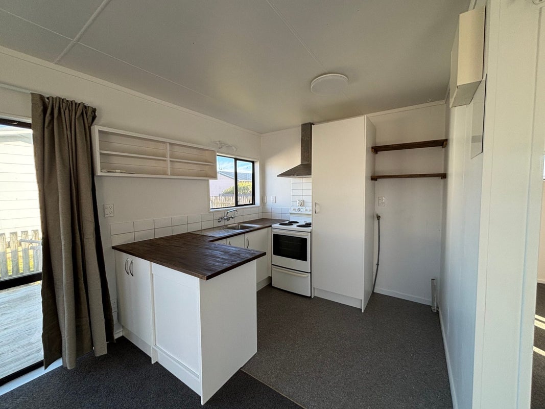 7 Colenso Place, Otaki Beach, Otaki - Carousel 2
