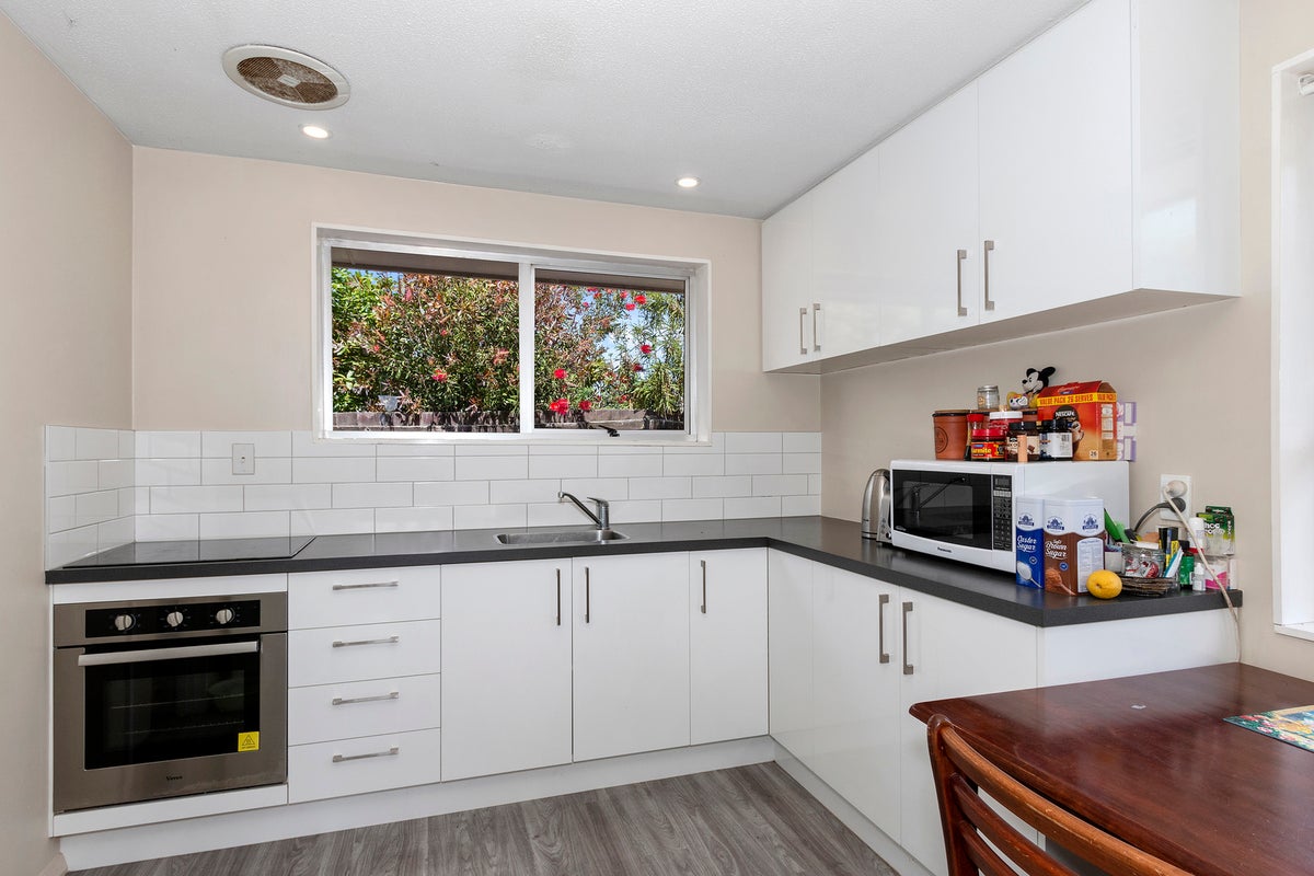 1/10 SEAFIELD PLACE, south new brighton, Christchurch - Carousel 2