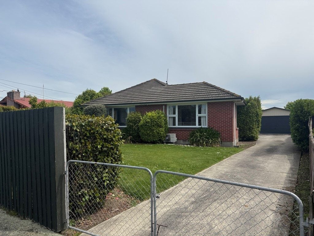 3 Bendale Place, Avonhead, Christchurch - Carousel 1