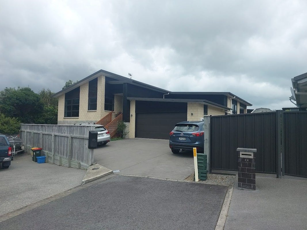 26 Simpson Crescent, Raumati Beach, Paraparaumu - Carousel 1