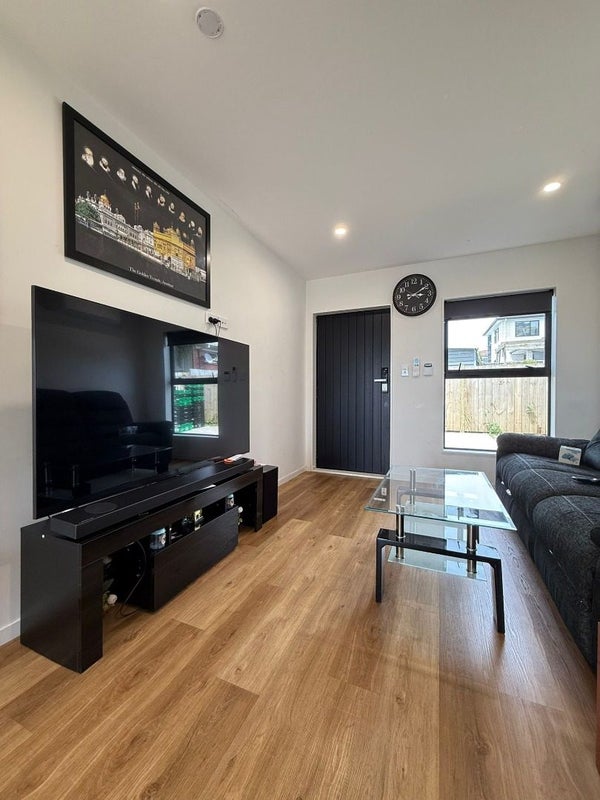 15B Tomlinson Street, Hillpark, Auckland - Carousel 2