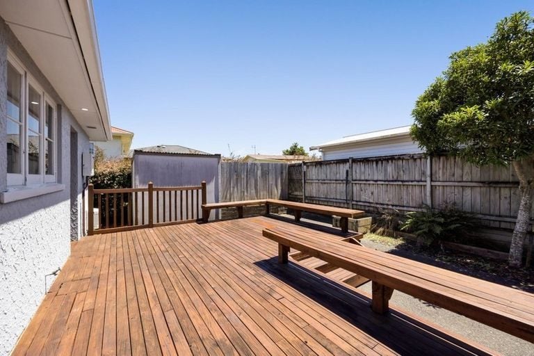 1/9 Tarahua Road, Vogeltown, New Plymouth - Carousel 17