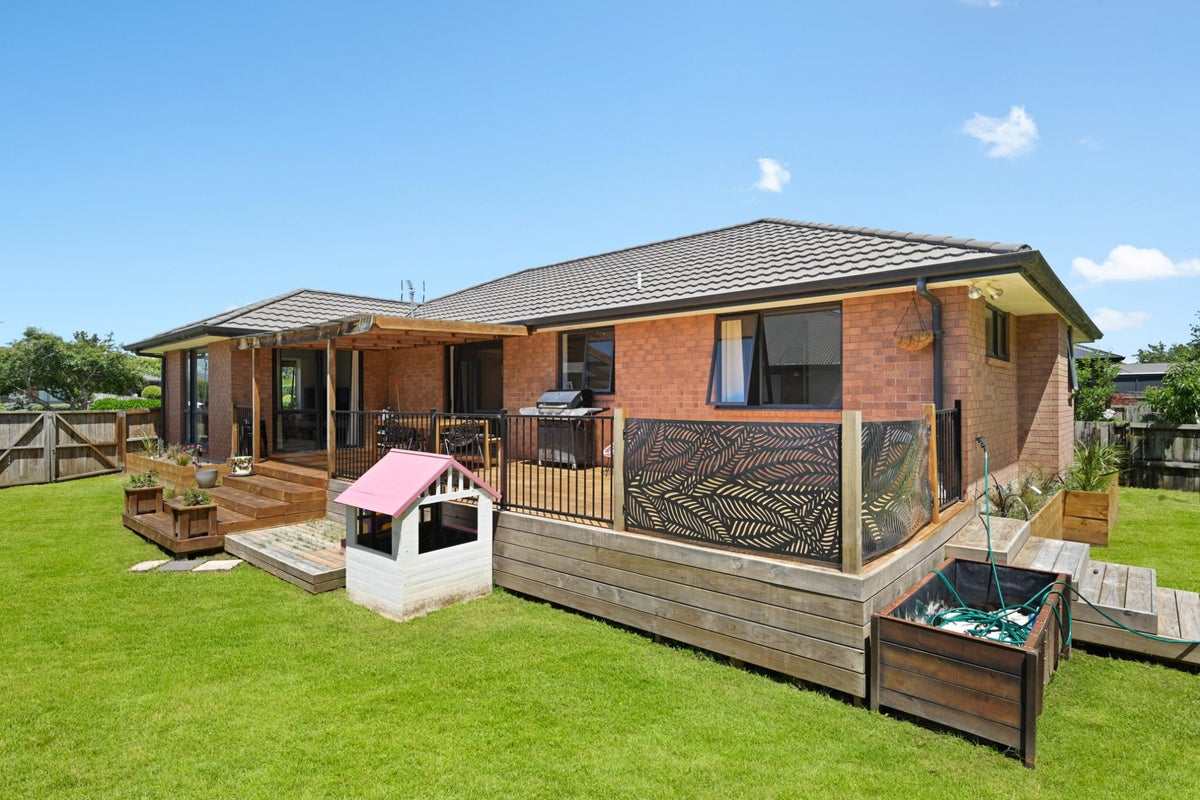 18 Wimbledon Close, Nawton, Hamilton - Carousel 2