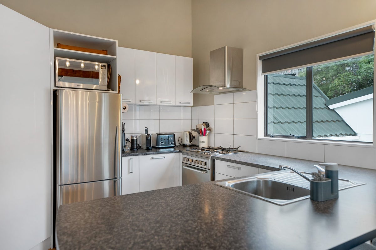 27B SHACKLE LANE, WHITBY, PORIRUA - Carousel 2
