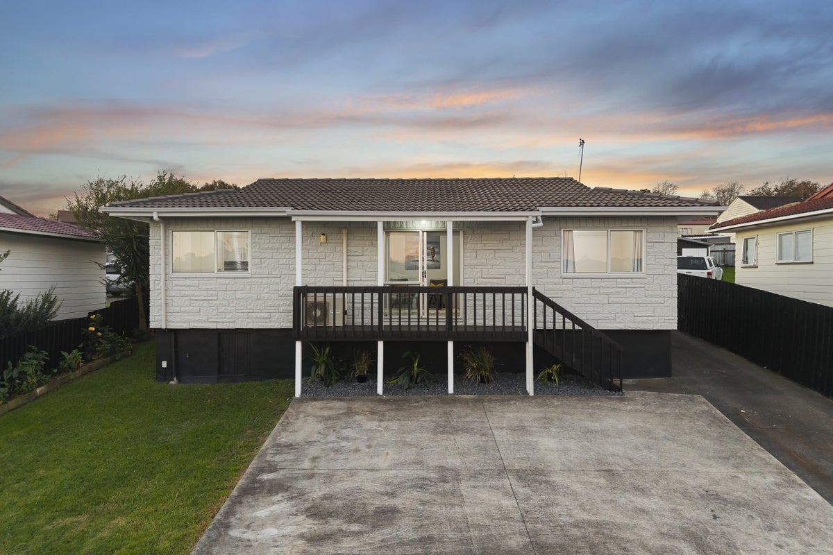 9 Palermo Place, Clover Park, Auckland - Carousel 1