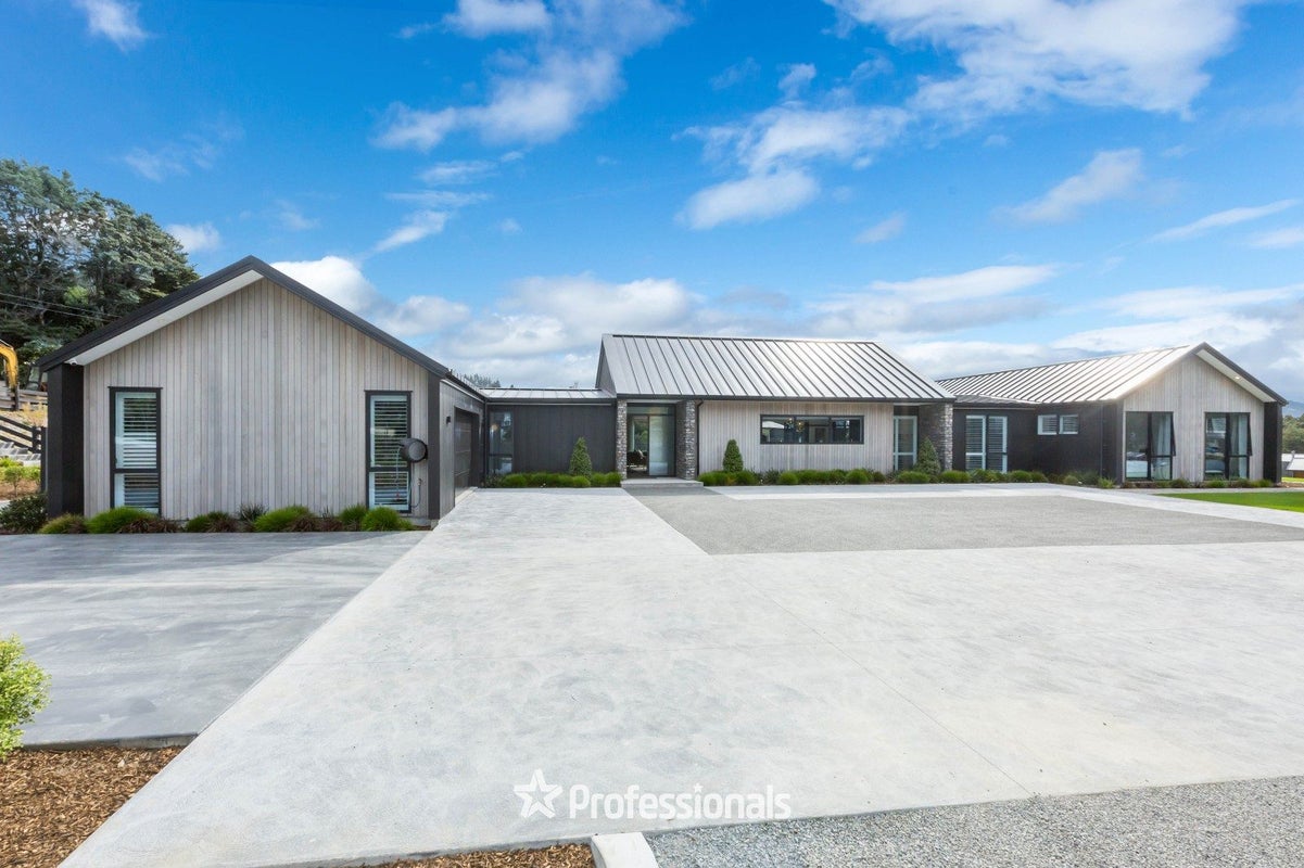 478 Katherine Mansfield Drive, Blue Mountains, Upper Hutt - Carousel 2