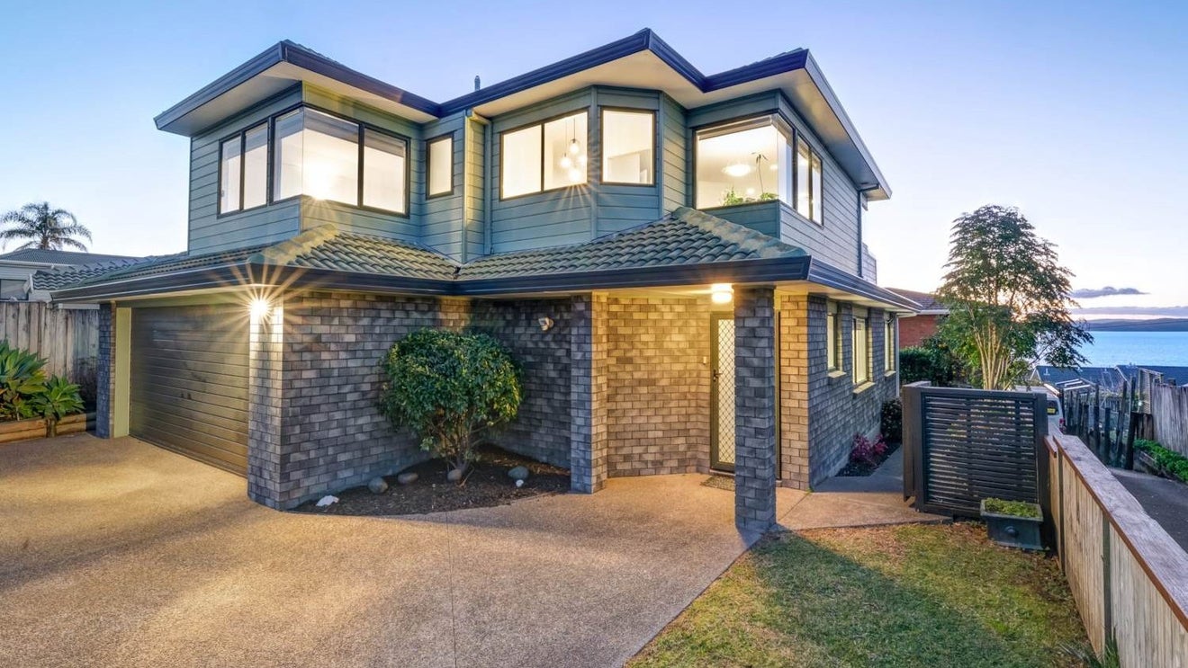 1038A Whangaparaoa Road, Tindalls Beach, Whangaparaoa - Carousel 1