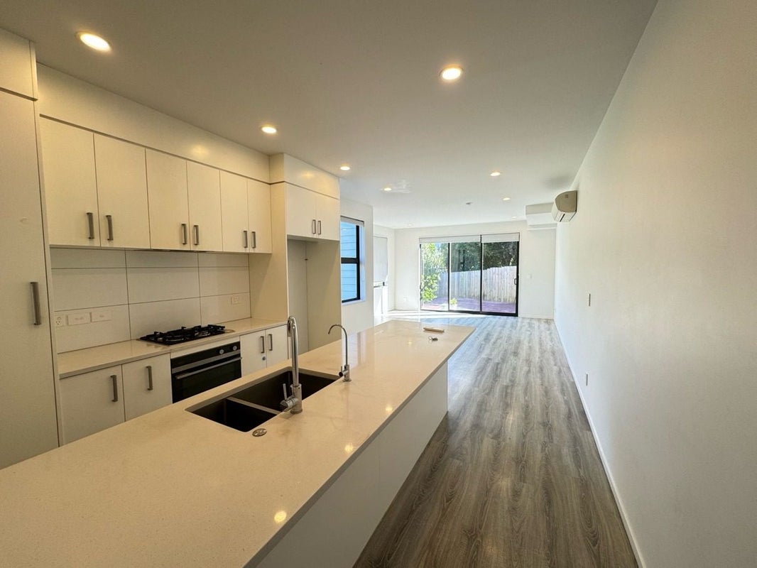 11 Ti Kouka Lane, Sandringham, Auckland - Carousel 1