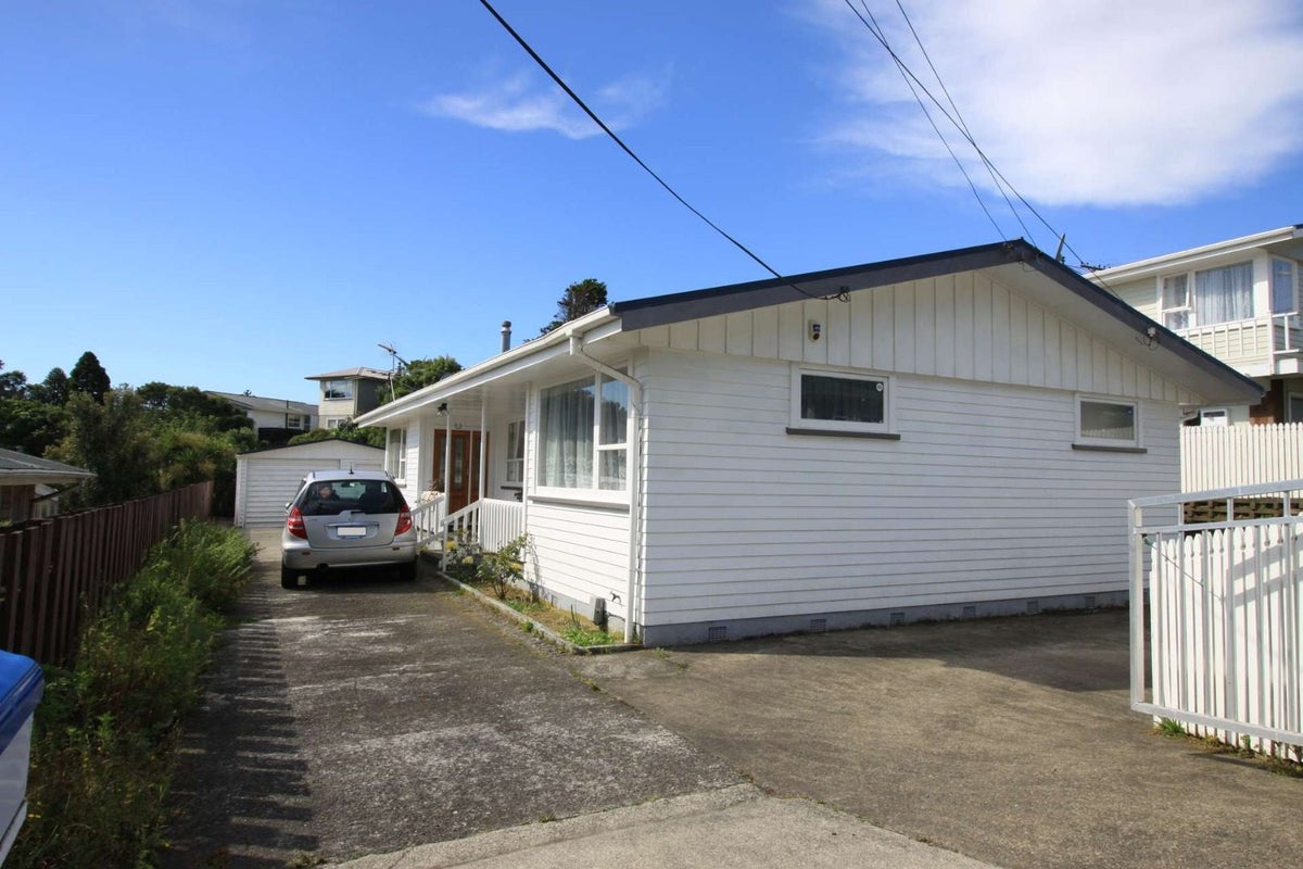 65 Beazley Avenue, Paparangi, Wellington - Carousel 1