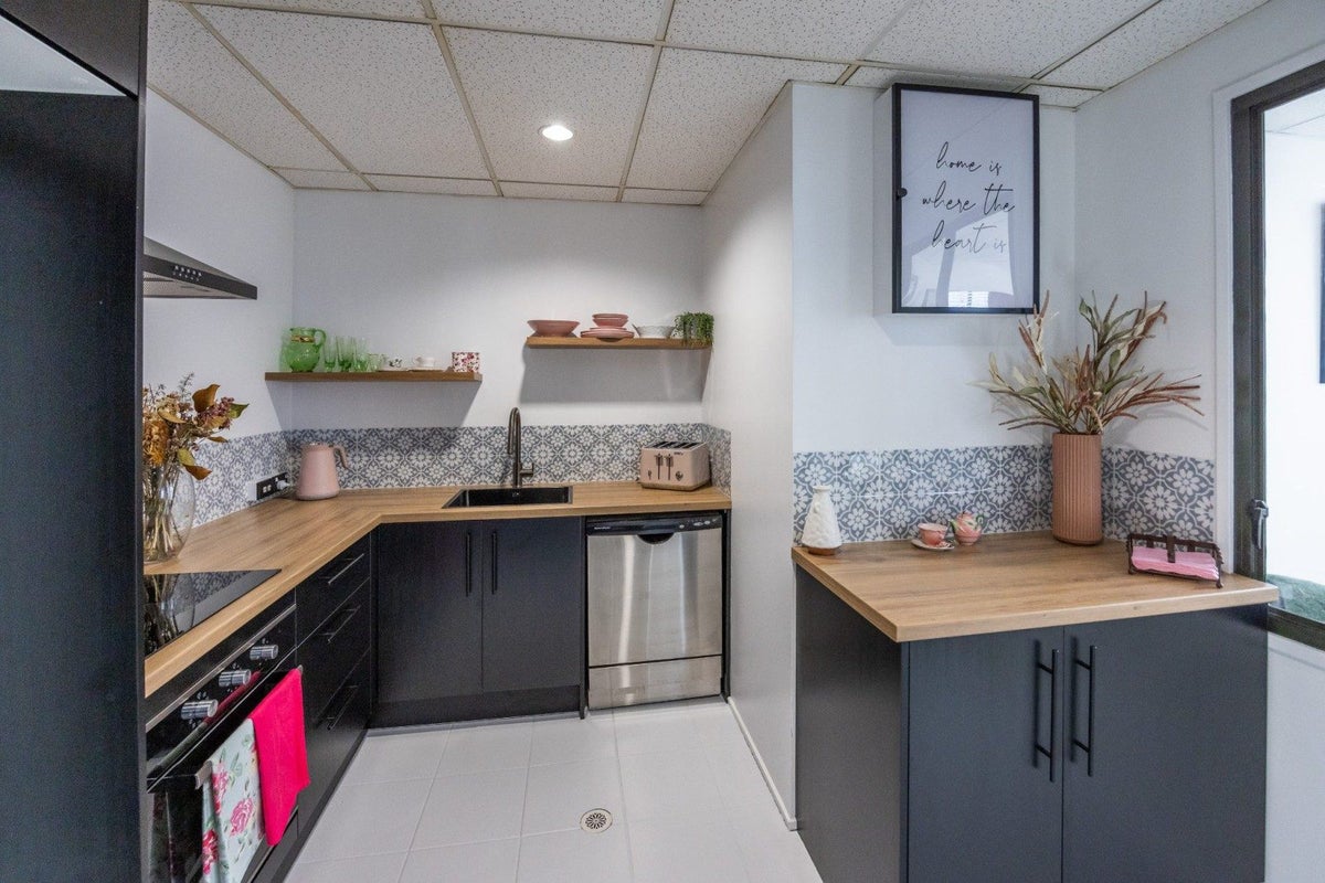 2/110 Alexandra Street, Hamilton Central, Hamilton - Carousel 2