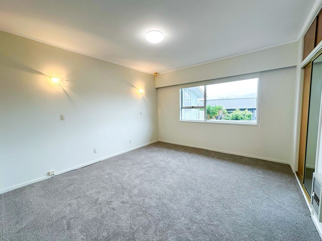 8 Tercel Place, Sunnyhills, Auckland - Carousel 2