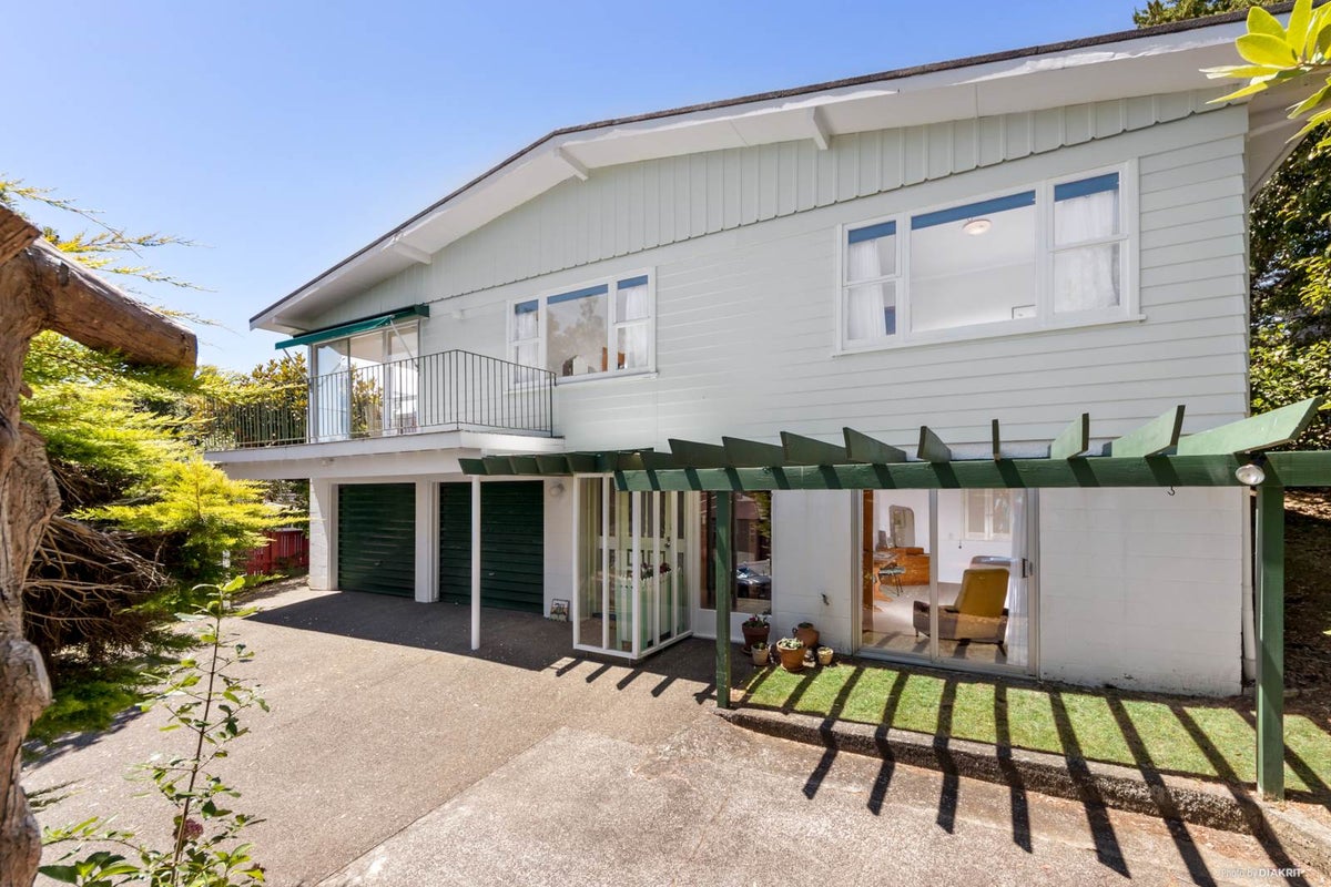 28 Eaton Road, Hillsborough, Auckland - Carousel 1