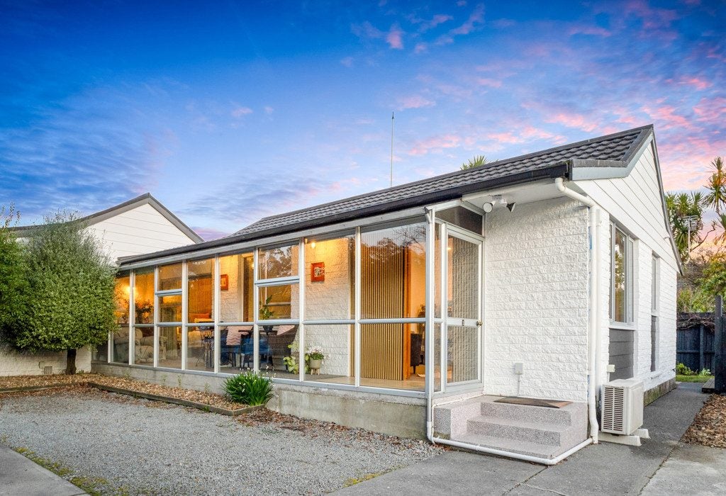 1/42A Saint Martins Road, Saint Martins, Christchurch - Carousel 1