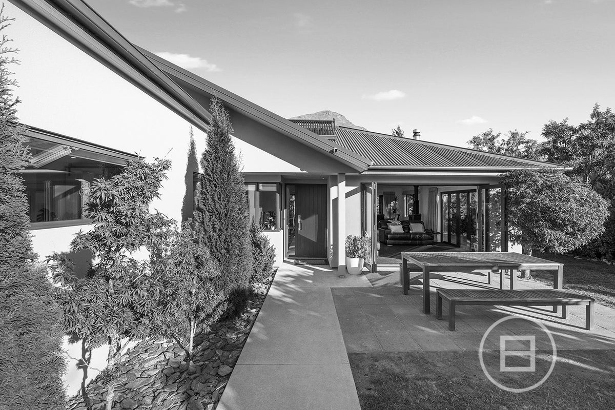 18 Hope Avenue, Lake Hayes, Queenstown - Carousel 1