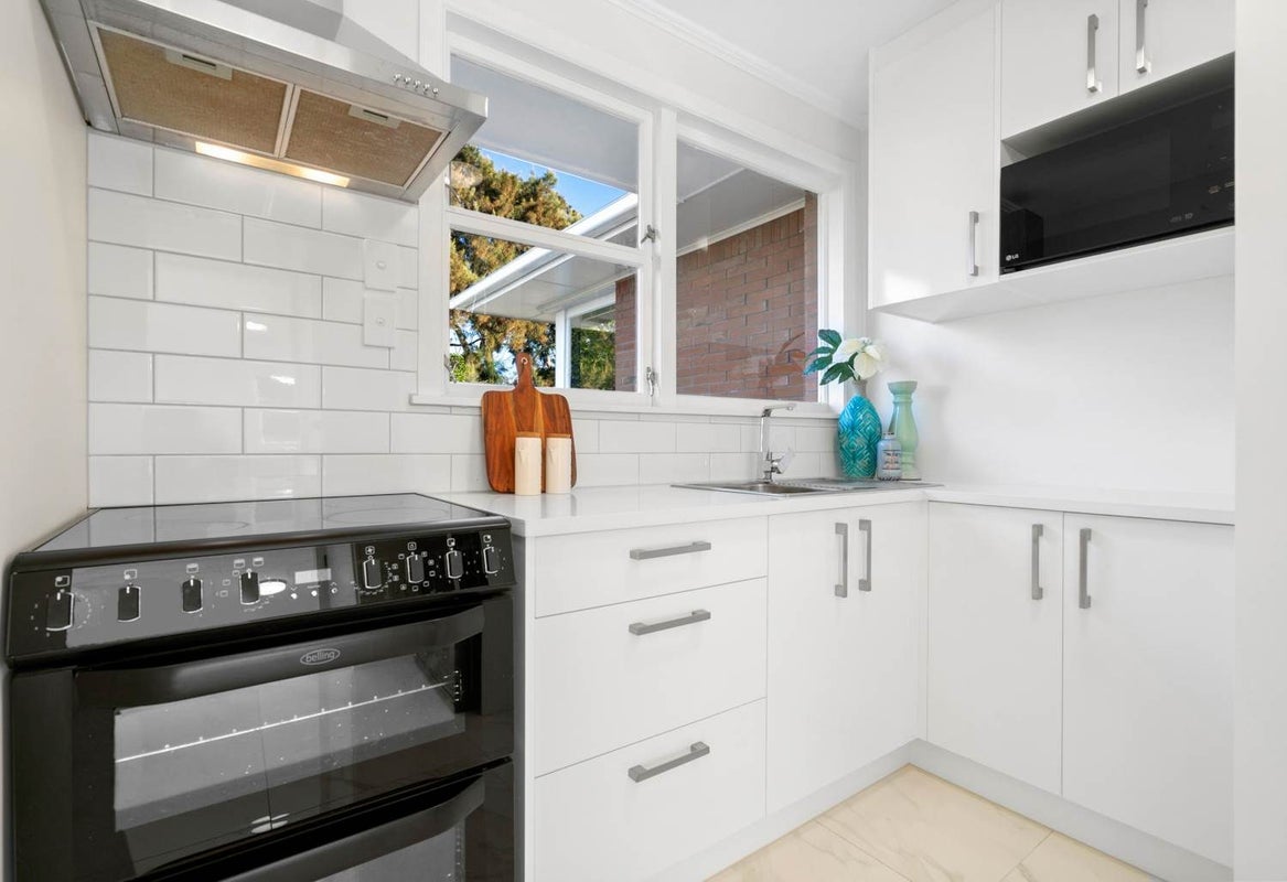 2/1542 Dominion Road Extension, Mount Roskill, Auckland - Carousel 2