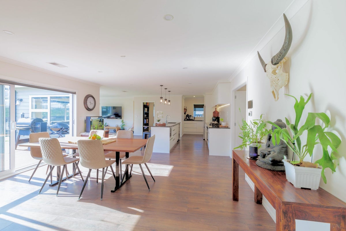 33 Rochdale Drive, Churton Park, Wellington - Carousel 2