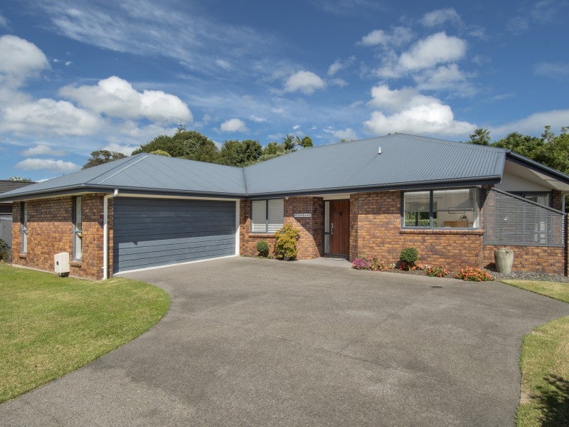 213 Castlewold Drive, Bethlehem, Tauranga - Carousel 1