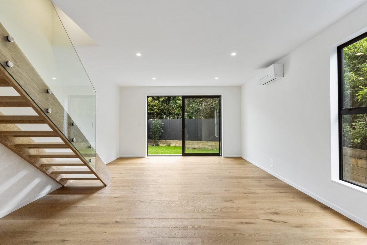 3/82 East Coast Road, Milford, Auckland - Carousel 2
