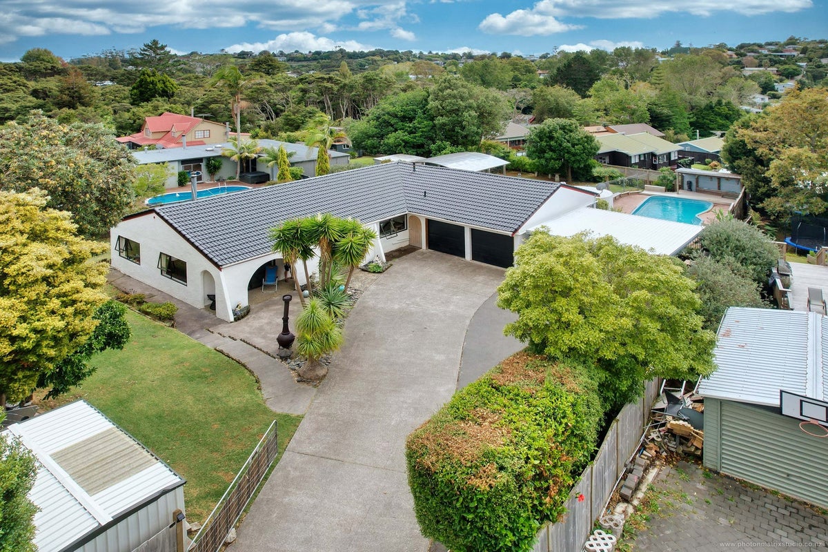 412 Whangaparaoa Road, Stanmore Bay, Whangaparaoa - Carousel 1