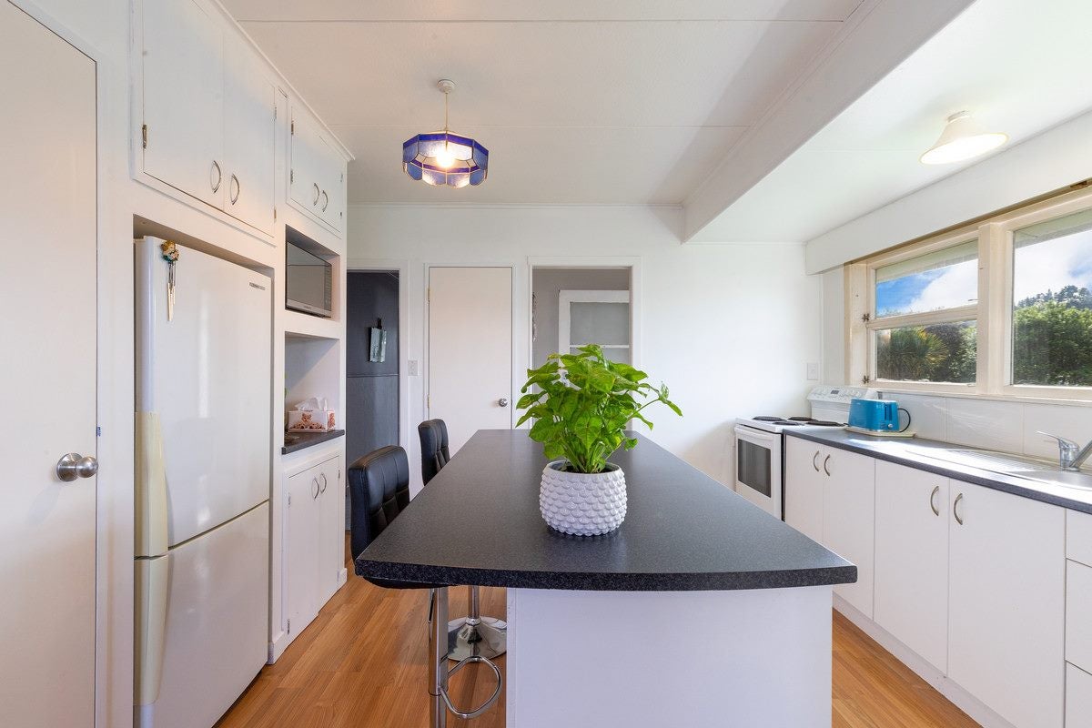 6 Coronation Street, Te Hana, Wellsford - Carousel 2