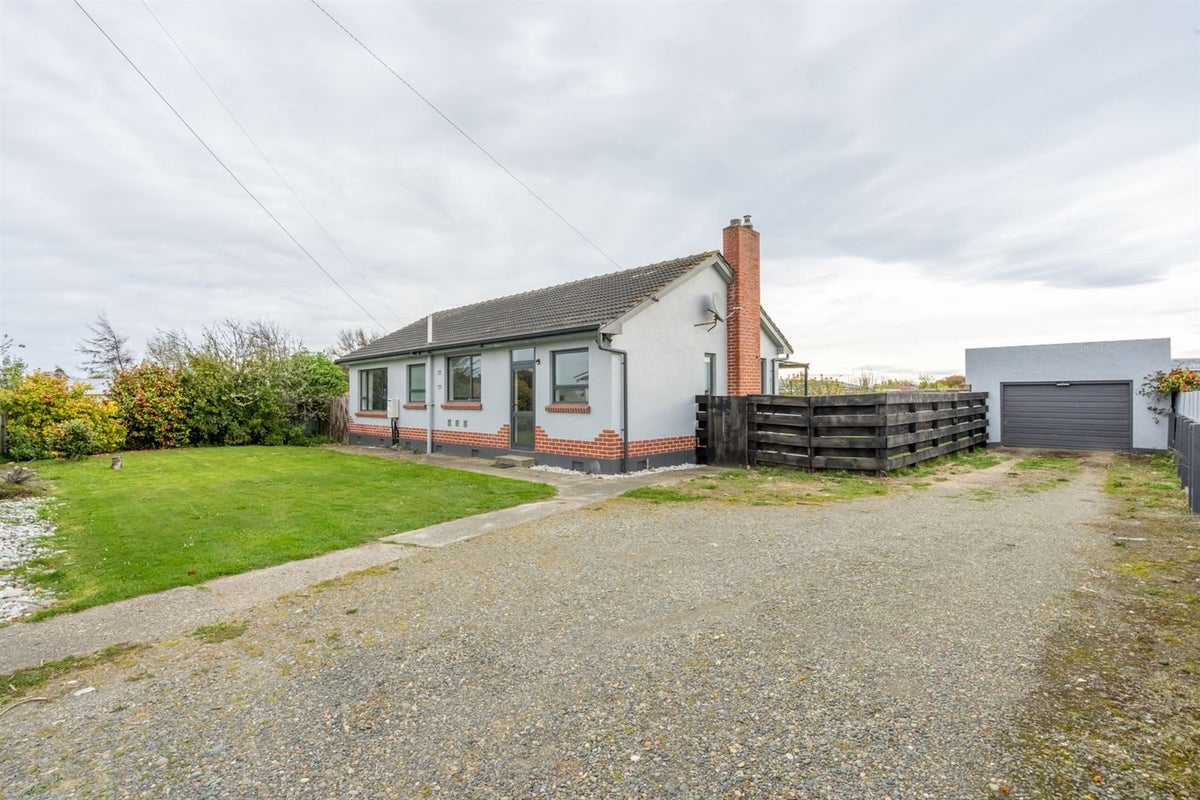 279 Pomona Street, Strathern, Invercargill - Carousel 1