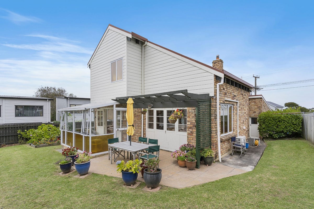 1/26 Tui Glen Road, Birkenhead, Auckland - Carousel 2