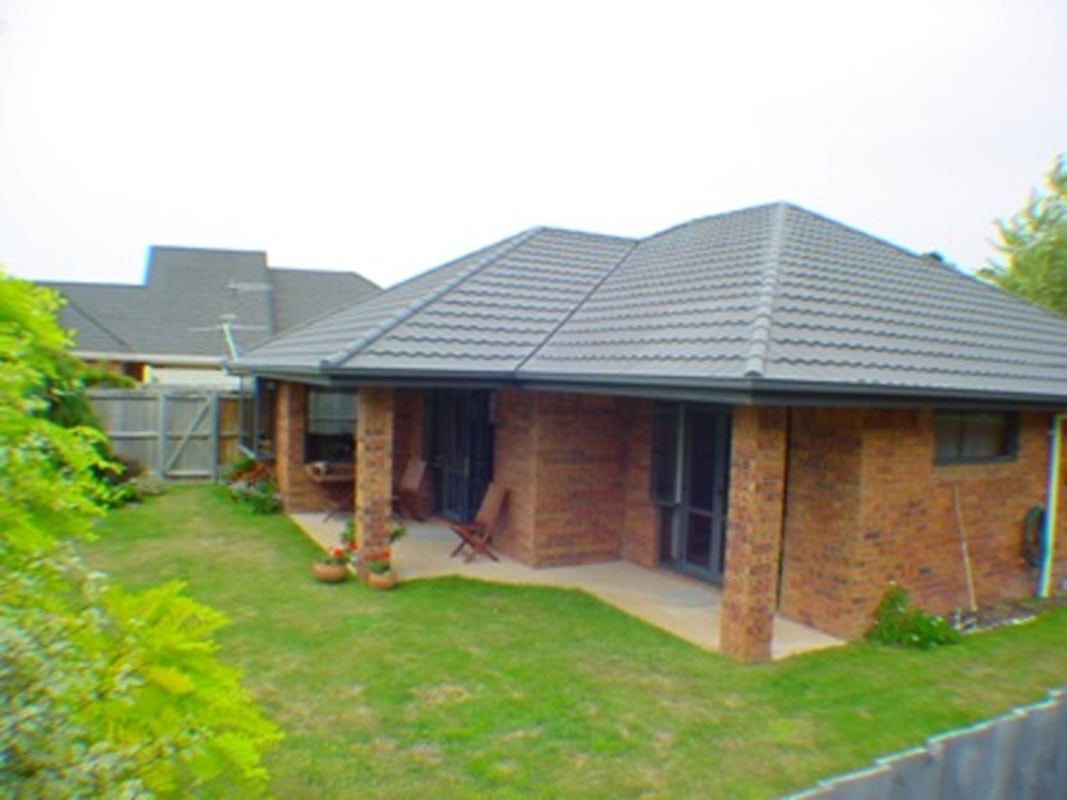5 Croftfield Place, Westmorland, Christchurch - Carousel 1