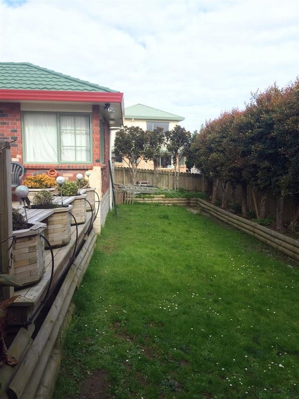 4 Baltic Place, Goodwood Heights, Auckland - Carousel 17