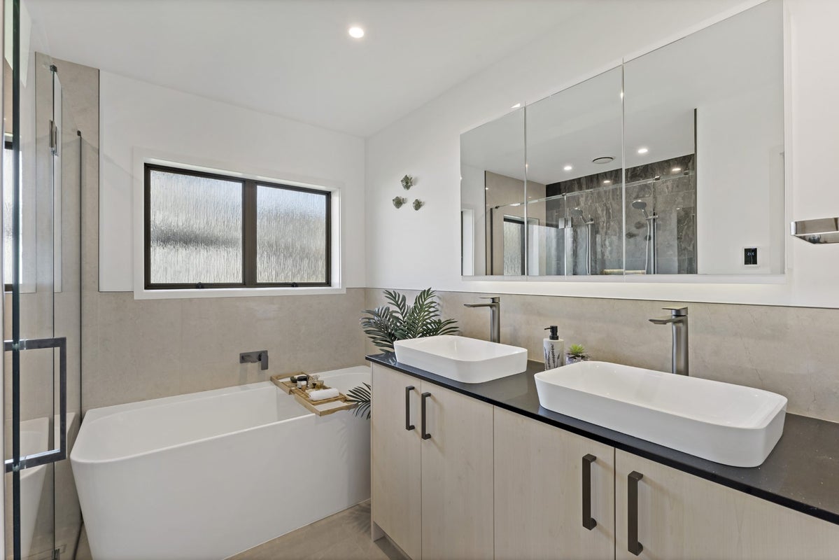 11 Rochas Place, Clover Park, Auckland - Carousel 2