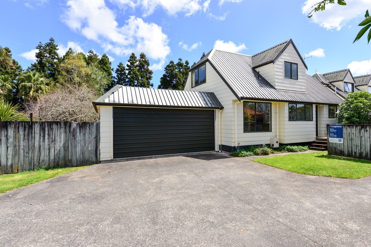 21B Rimmington Drive, Hamilton Lake, Hamilton - Carousel 1