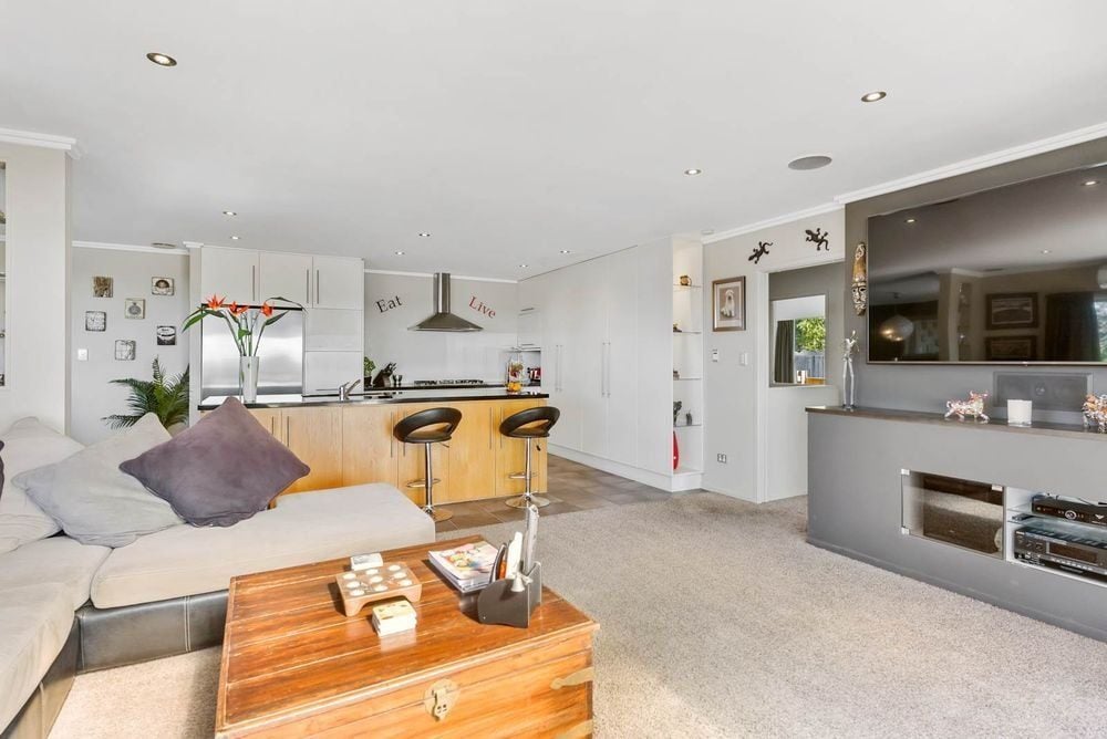 121 Carlisle Road, Northcross, Auckland - Carousel 2