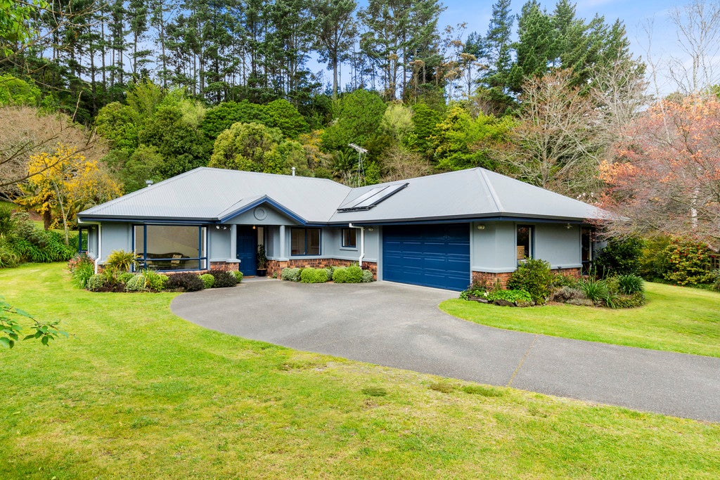 18 Brianell Valley Road, Pyes Pa, Tauranga - Carousel 1
