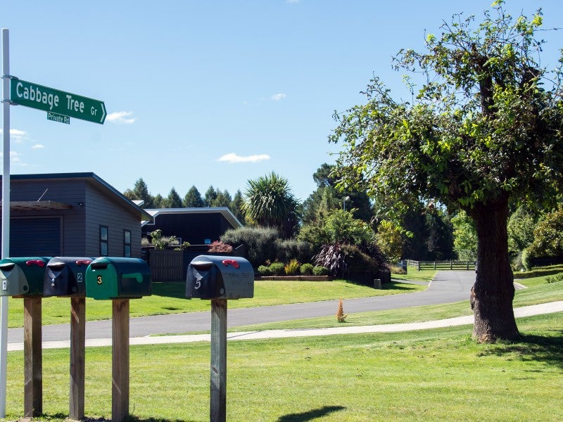 6 Cabbage Tree Grove, Kinloch, Taupo - Carousel 2