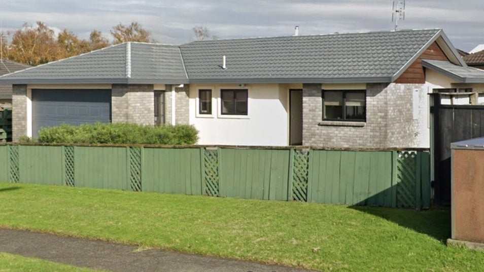 3 Short Street, Otumoetai, Tauranga - Carousel 1