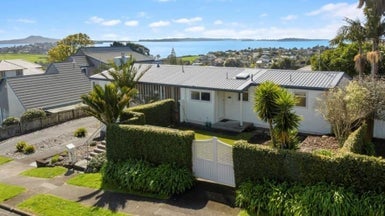 134 MacLeans Road, Bucklands Beach, Auckland - Carousel 1