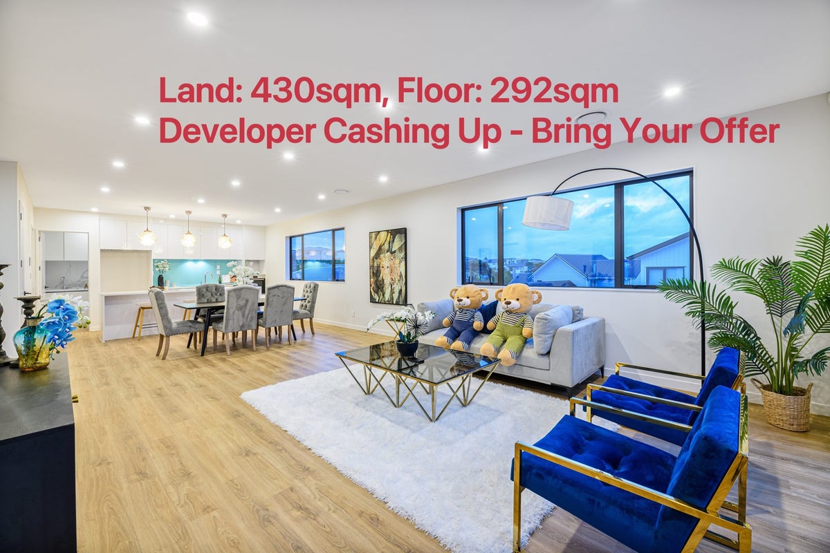 21 Keiha Crescent, Massey, Auckland - Carousel 1