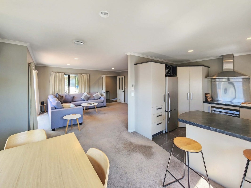 2 Percy Kinsman Crescent, Riverstone Terraces, Upper Hutt - Carousel 2