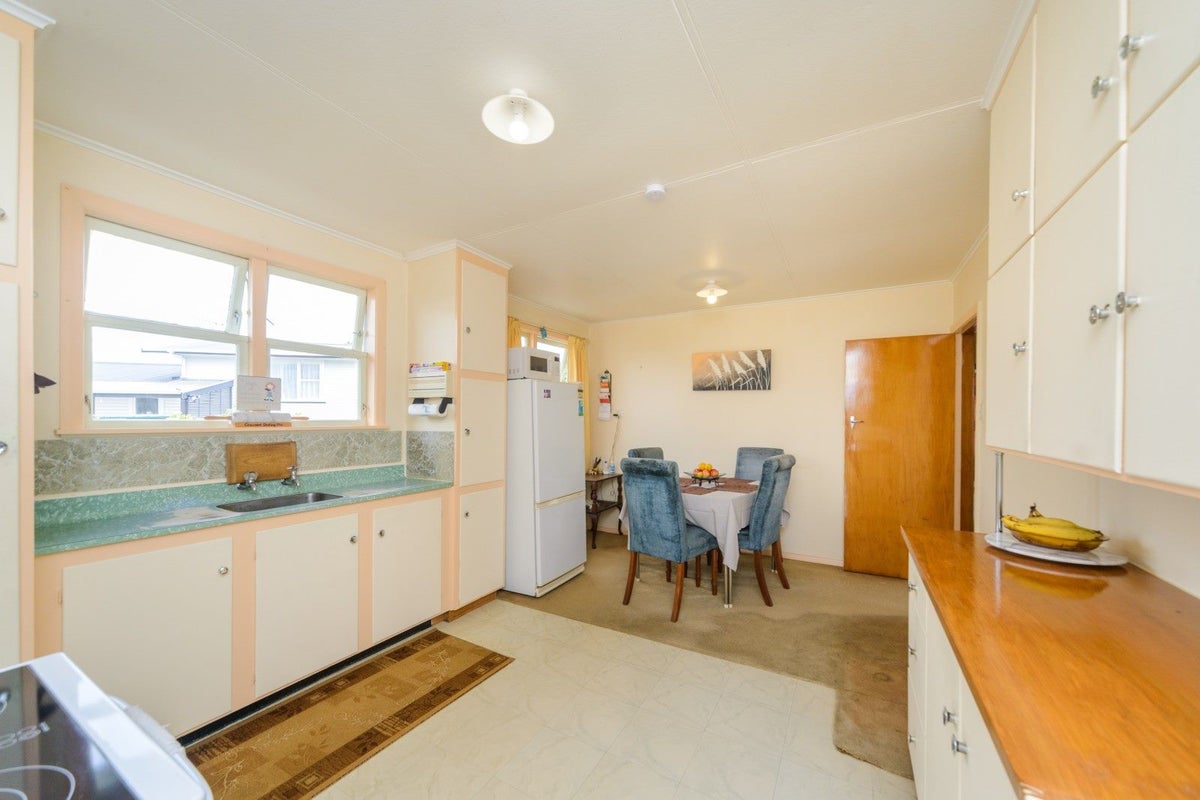 4 Dundas Place, Awapuni, Palmerston North - Carousel 2
