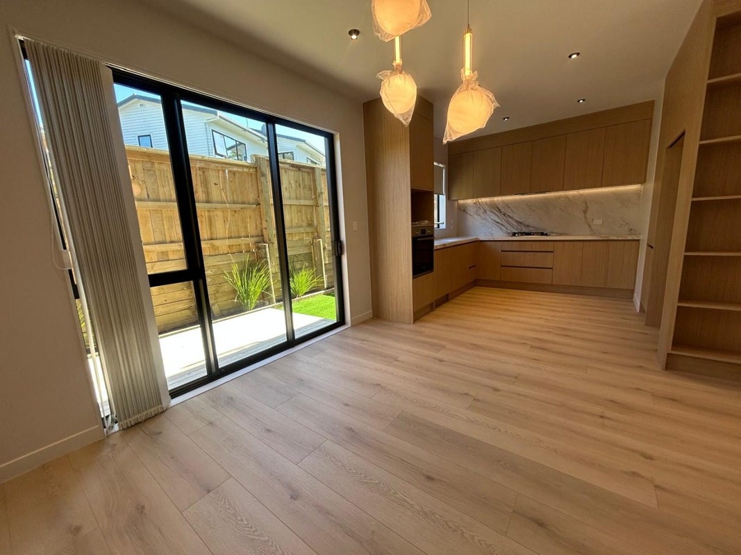 4/59 Howe Street, Howick, Auckland - Carousel 43
