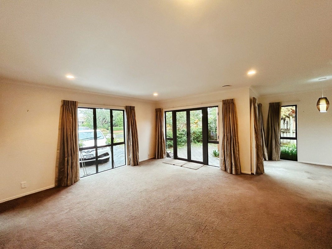 14 Cairns Crescent, Rototuna, Hamilton - Carousel 2