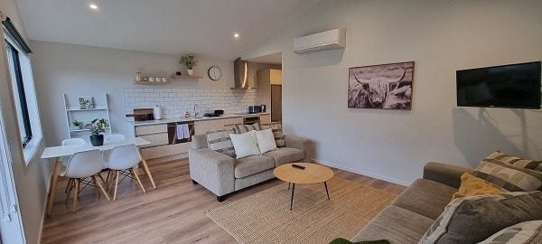 17 Coopworth Road, Jacks Point, Queenstown - Carousel 2