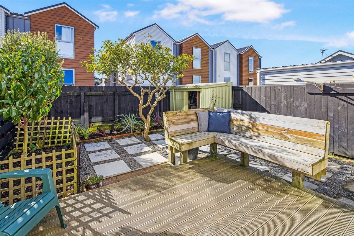 5/20 Frankmoore Avenue, Johnsonville, Wellington - Carousel 12
