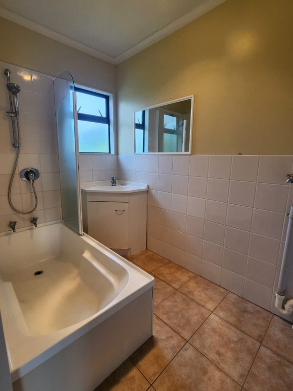 24 Avis Avenue, Papatoetoe, Auckland - Carousel 8