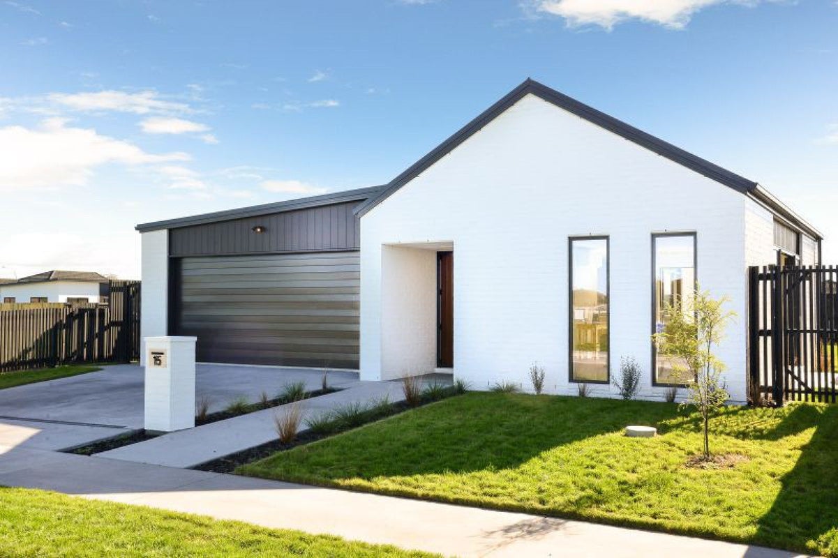 15 Tiroake Street, Ruakura, Hamilton - Carousel 1