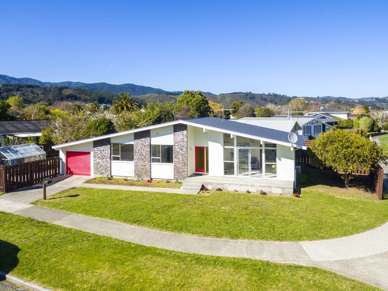 117 California Drive, Totara Park, Upper Hutt - Carousel 2