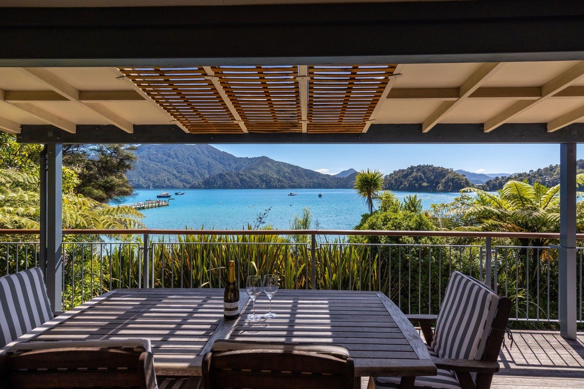 2299 Queen Charlotte Drive, Ngakuta Bay - Carousel 1