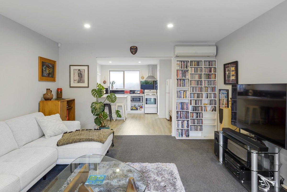 2/24 Champion Street, Edgeware, Christchurch - Carousel 2